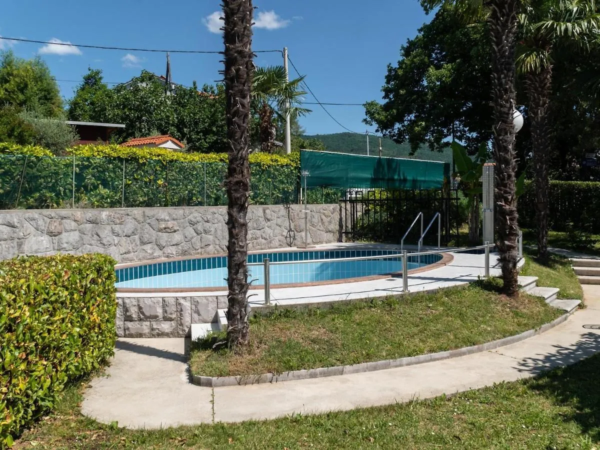Apartment Knezevic With Pool Lovran